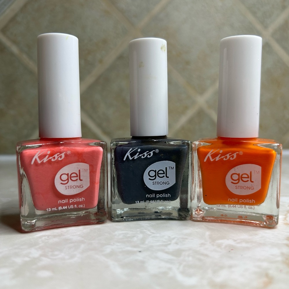 Kiss | 3 nail polishes bundle